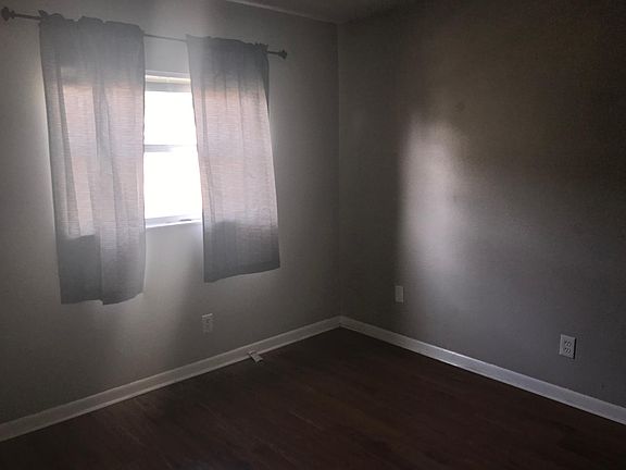 2nd image of 1632 Jefferson Ave APT 102