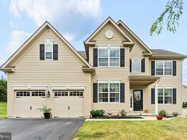 114 Lawrence Dr, Gilbertsville, PA 19525