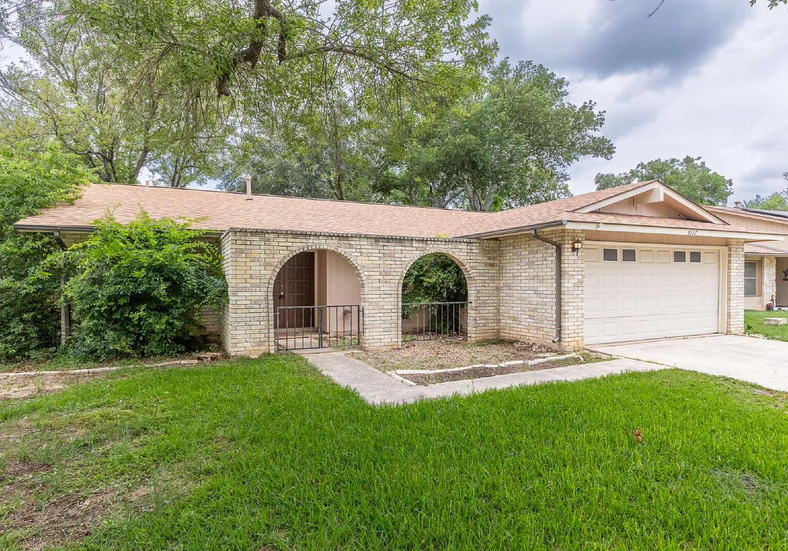 3 bed, 2.0 bath, 1409 sqft, $1,495 — Photo 3