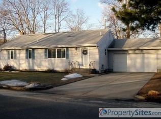 34 Winganhauppauge Rd, Islip, NY 11751