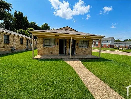 1535 Standridge St — Photo 1