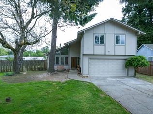 523 NW Queens Ct, Hillsboro, OR