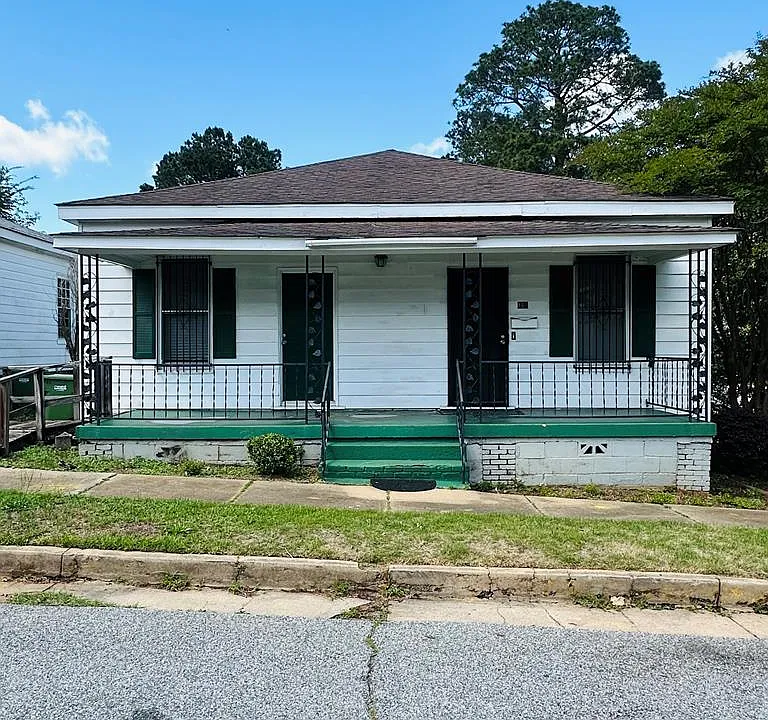 109 Comer St