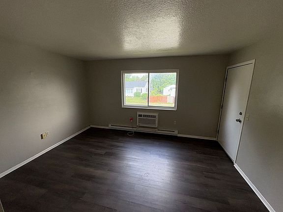 4th image of 880 Wright Ave APT 4