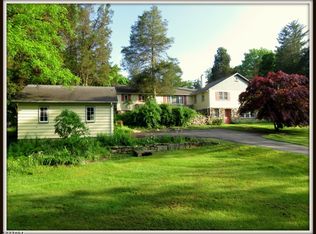 908 W Walnut Dr, Newton, NJ 07860