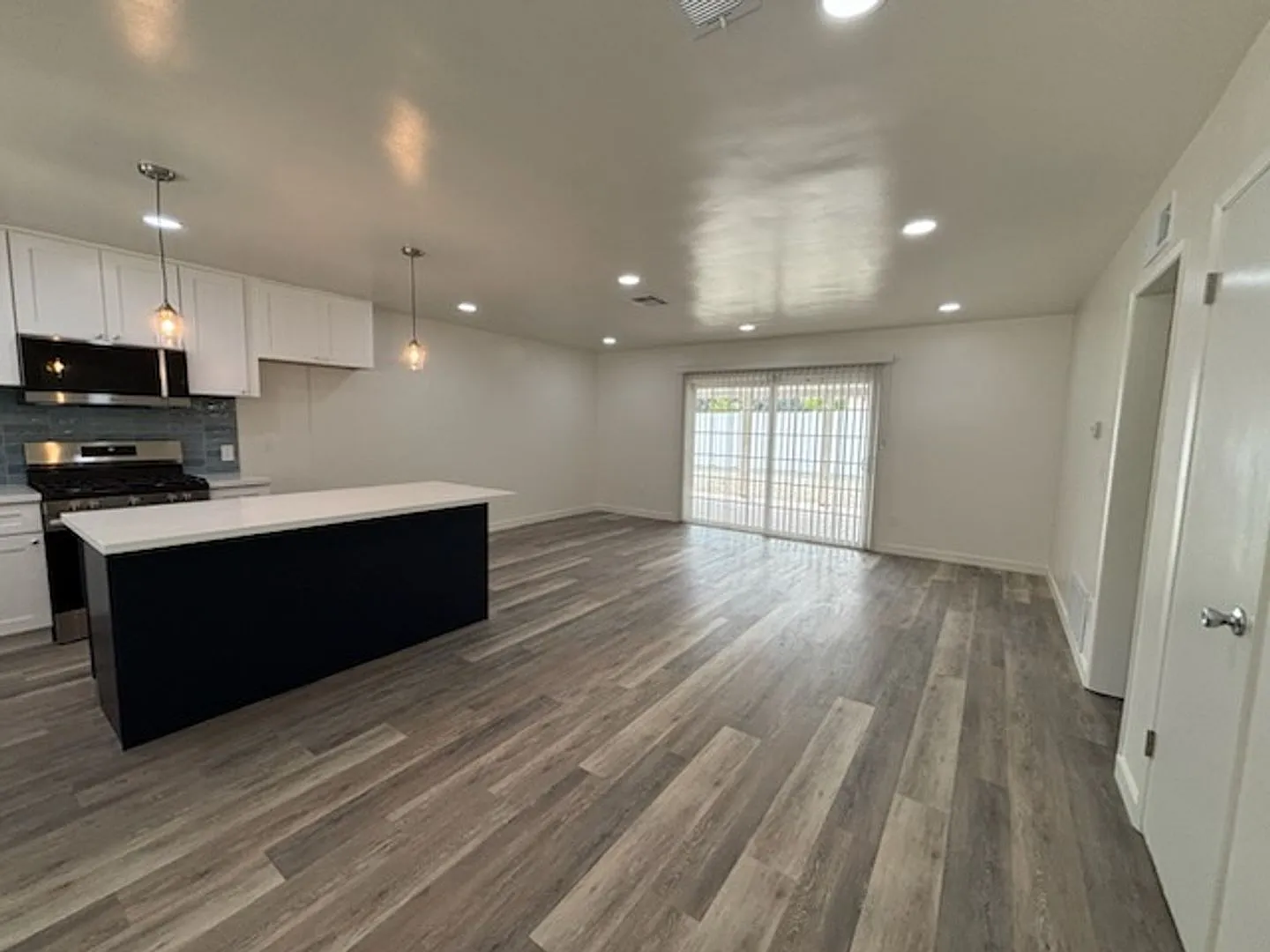 4 bed, 2.0 bath, 1650 sqft, $3,495 — Photo 3