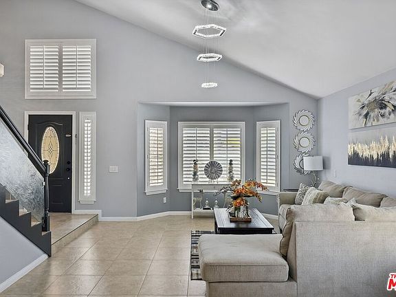 4th image of 44870 Seeley Dr