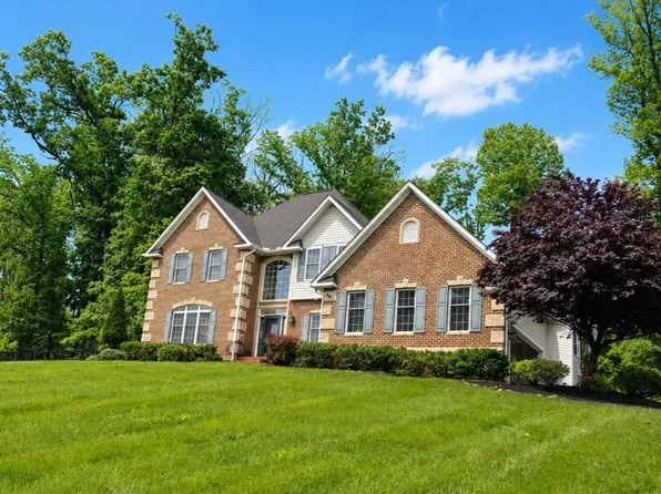 6743 Breezy Dr, Warrenton, VA 20187