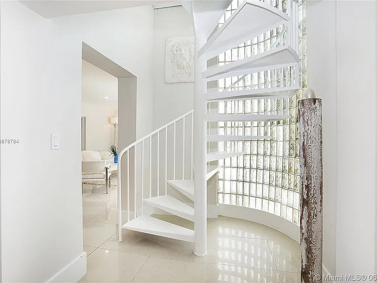 4036 Malaga Ave — Photo 25