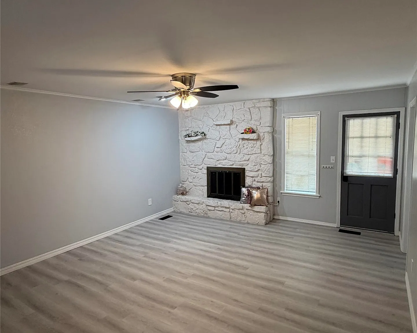 3 bed, 1327 sqft, $1,850 — Photo 3
