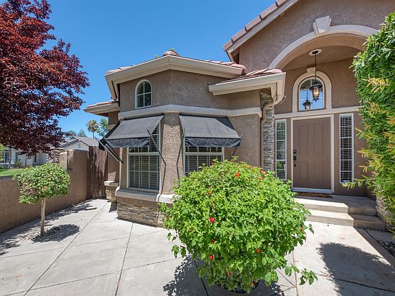 2nd image of 2772 E Pryor Dr
