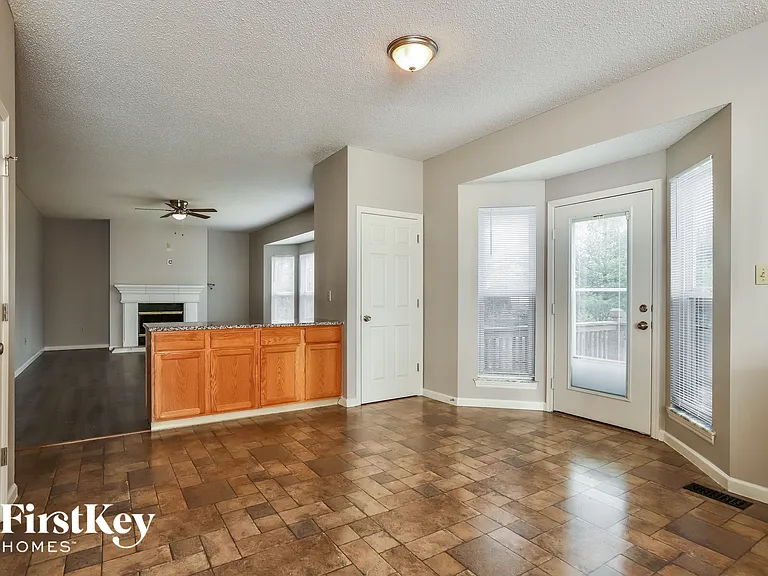 206 Sunshine Dr — Photo 5