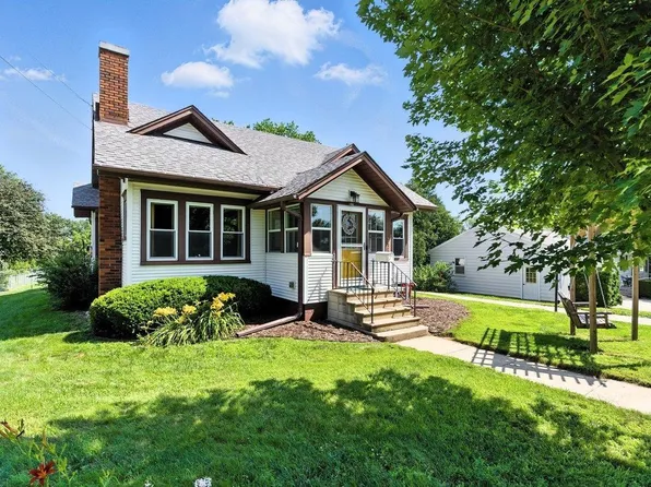 212 Vista St, Traer, IA 50675