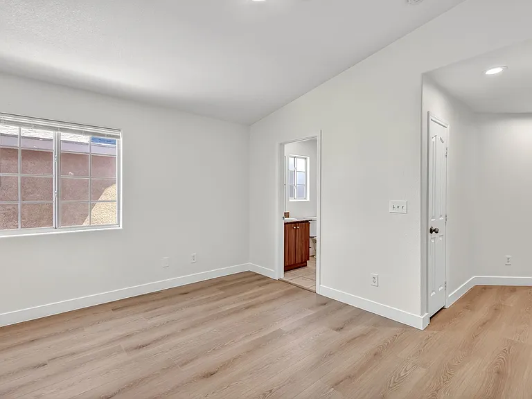 3021 Aloha Ave — Photo 15