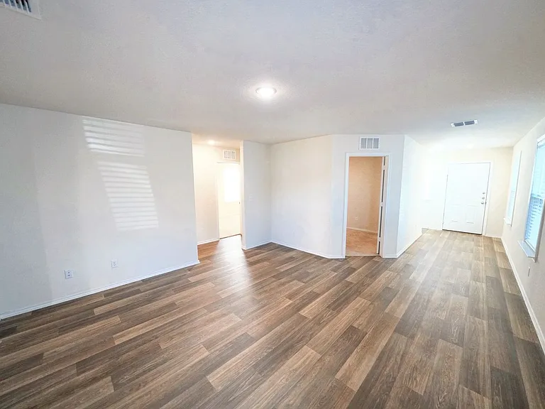 815 Retama Pass — Photo 10