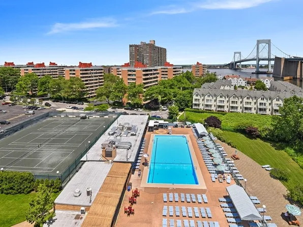 166-41 Powells Cove Boulevard image 23 of 32