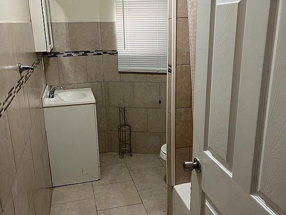 4th image of 5424 Sansom St #A