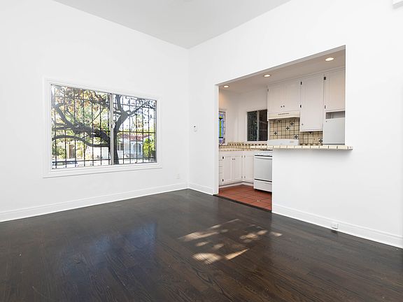 2nd image of 526 N Alta Vista Blvd #10
