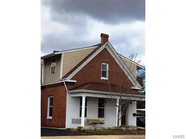 200 E 5th St photo 1
