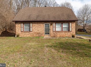 2470 Scenic Dr, Manheim, PA 17545