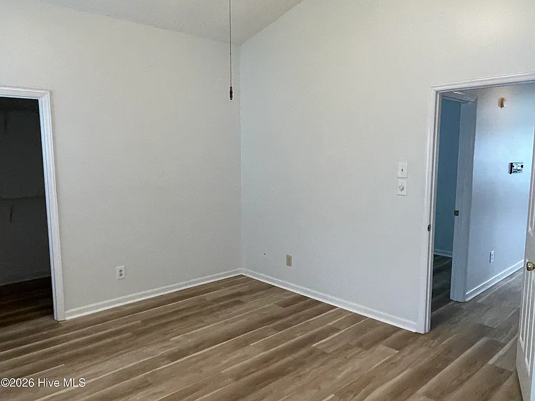 480 Saltaire Dr SW — Photo 33