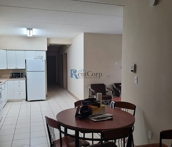 306 Lester St #4 — Photo 8