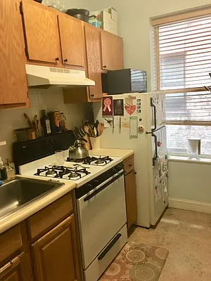 Rented by Halvatzis Realty | media 9