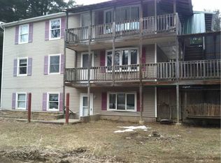 31 Basket St APT F, Huntington, MA 01050