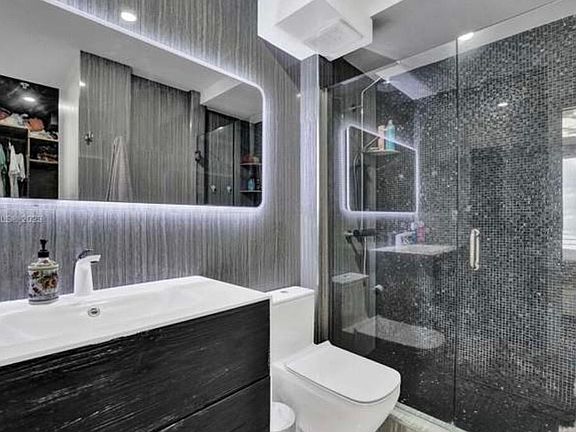 3rd image of 1720 Harrison Street #14h