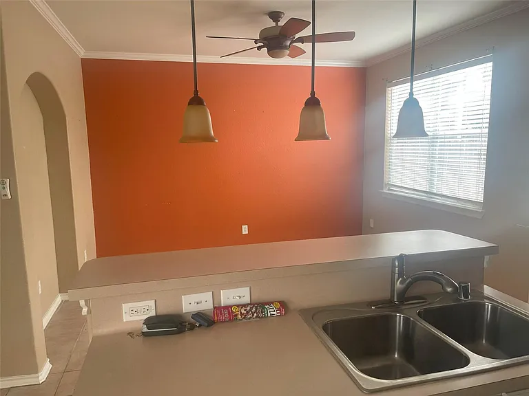 5815 Vinemont Ln — Photo 6