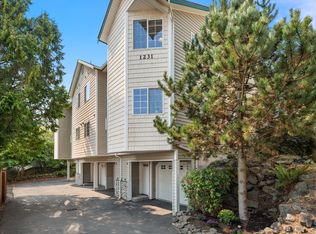 1231 NE 135th St APT D, Seattle, WA 98125