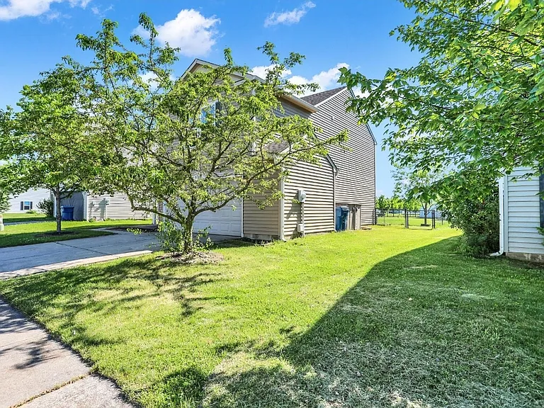 8249 Retreat Ln — Photo 14