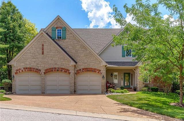 1st image of 737 Bordeaux Cir
