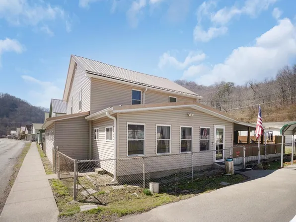 875 Hightway 343, Neon, KY 41835