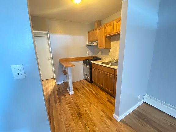 3rd image of 355 Linden St #4B