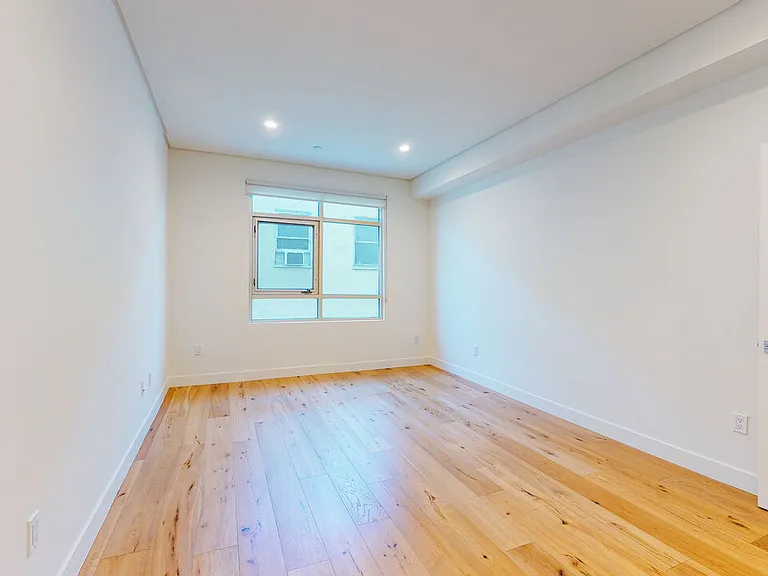 938 S Orange Grove Ave #201 — Photo 20