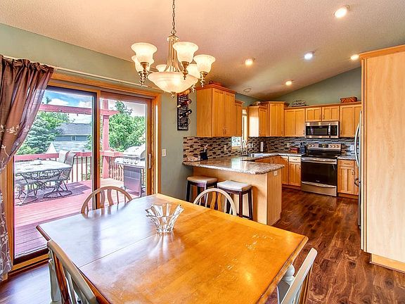 5th image of 111 Sunny View Dr