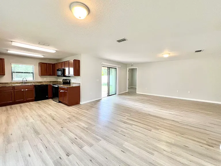 2664 Rotherham Rd — Photo 9