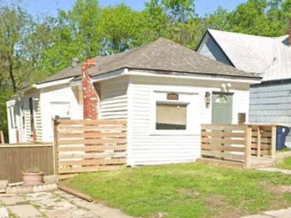 2726 Jackson Ave, Kansas City, MO 64128