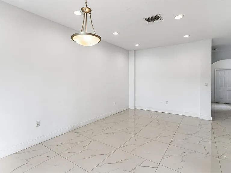 5056 SW 141st Ave #1 — Photo 38