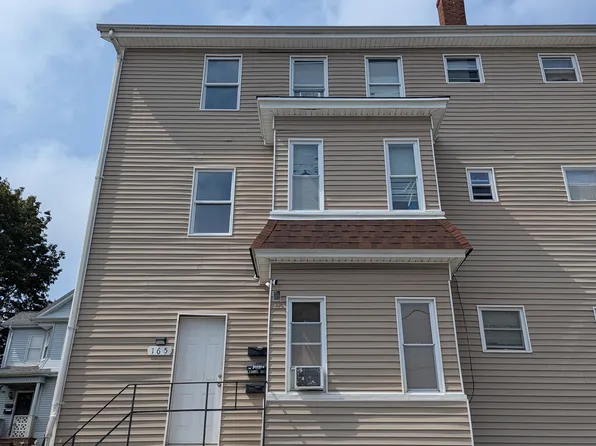 165 Smith St #3, Fall River, MA 02721
