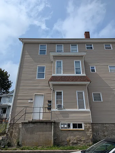 165 Smith St #3 Photo 1