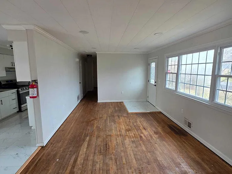 14 Nathan Ave — Photo 10