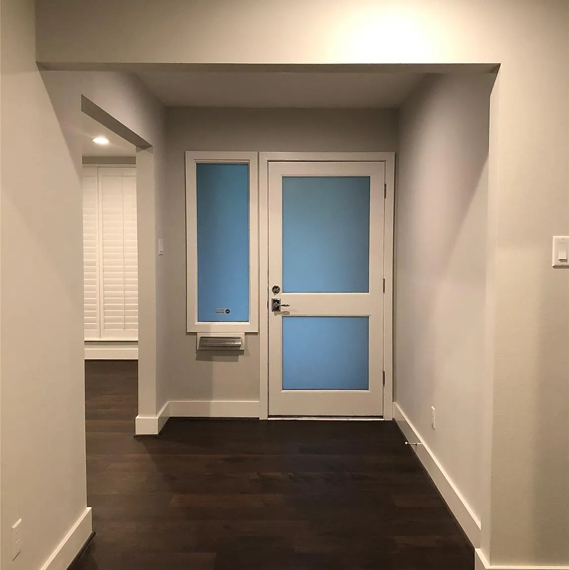 3 bed, 2.0 bath, 2288 sqft, $3,900 — Photo 2