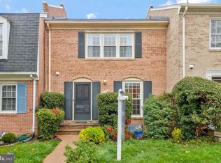 7024 Bradwood Ct, Springfield, VA 22151