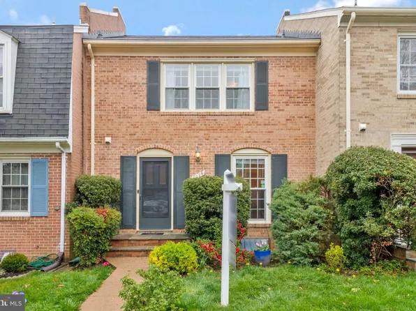 7024 Bradwood Ct, Springfield, VA 22151
