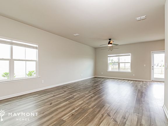 4th image of 255 Parkwood Vista Way