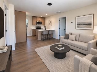 22013 Springbrook Ave #6, Farmington, MI 48336