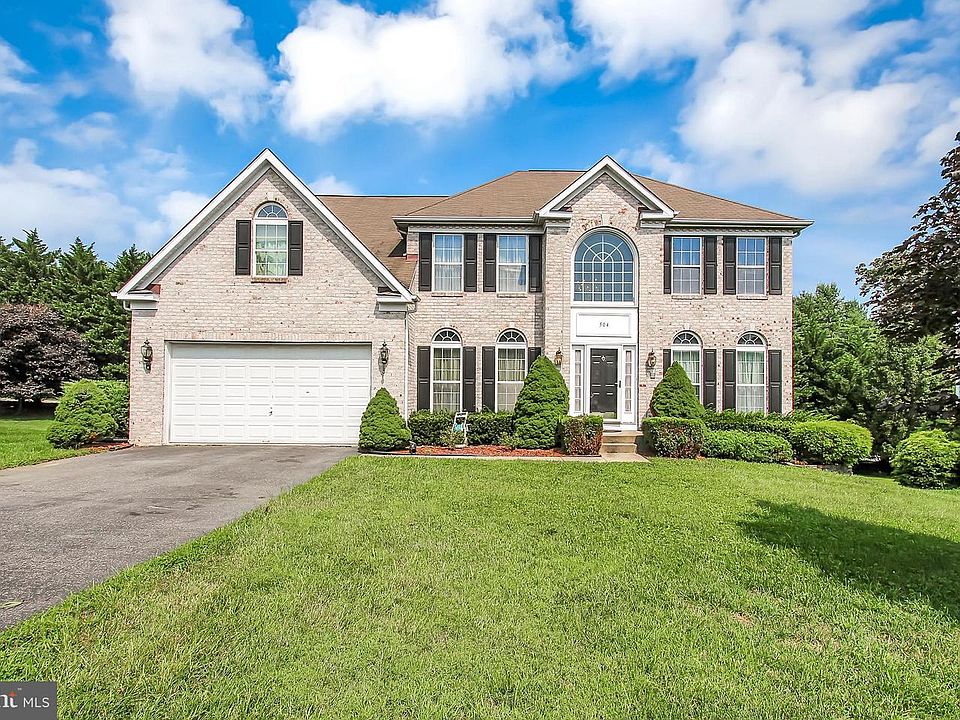 1st image of 504 Woodring Dr