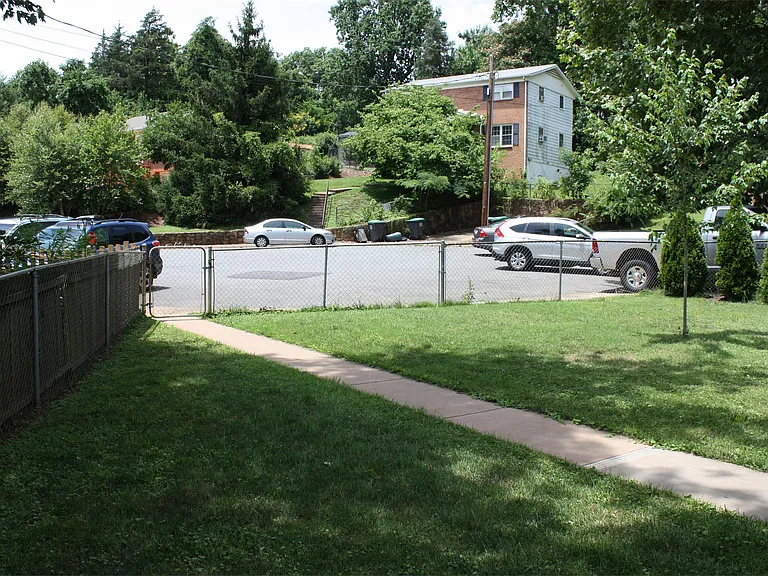1114 River Ct — Photo 1
